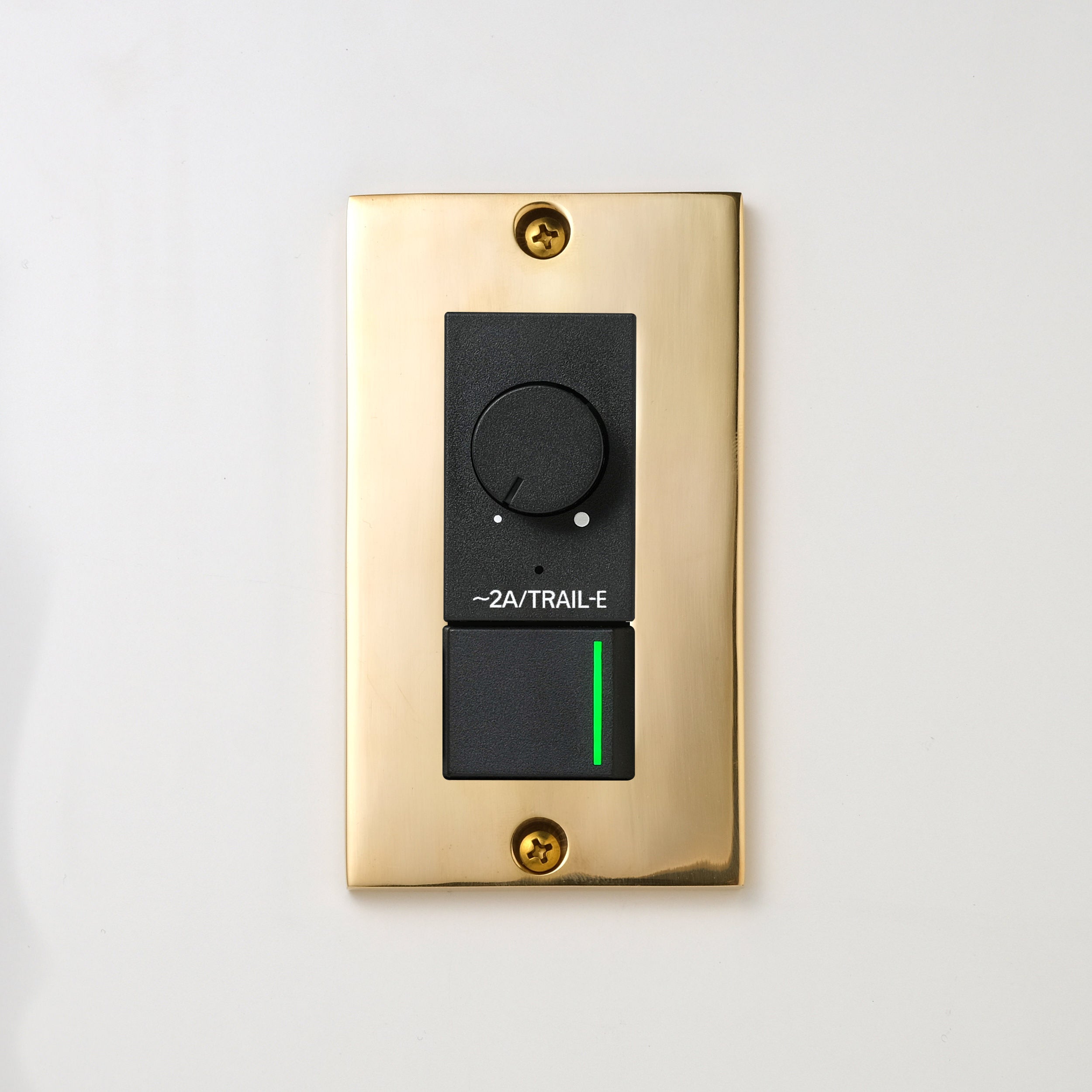 真鍮砂型鋳造（磨き）プレート <br>+ NK 逆位相制御方式ライトコントロール＋片切、3路ガイドランプ（グリーン）スイッチ　 ブラック