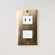 真鍮砂型鋳造（磨き）プレート<br>+ NK 埋込モジュラジャック6極2心 ホワイト <br>+ NK 埋込コンセント ホワイト