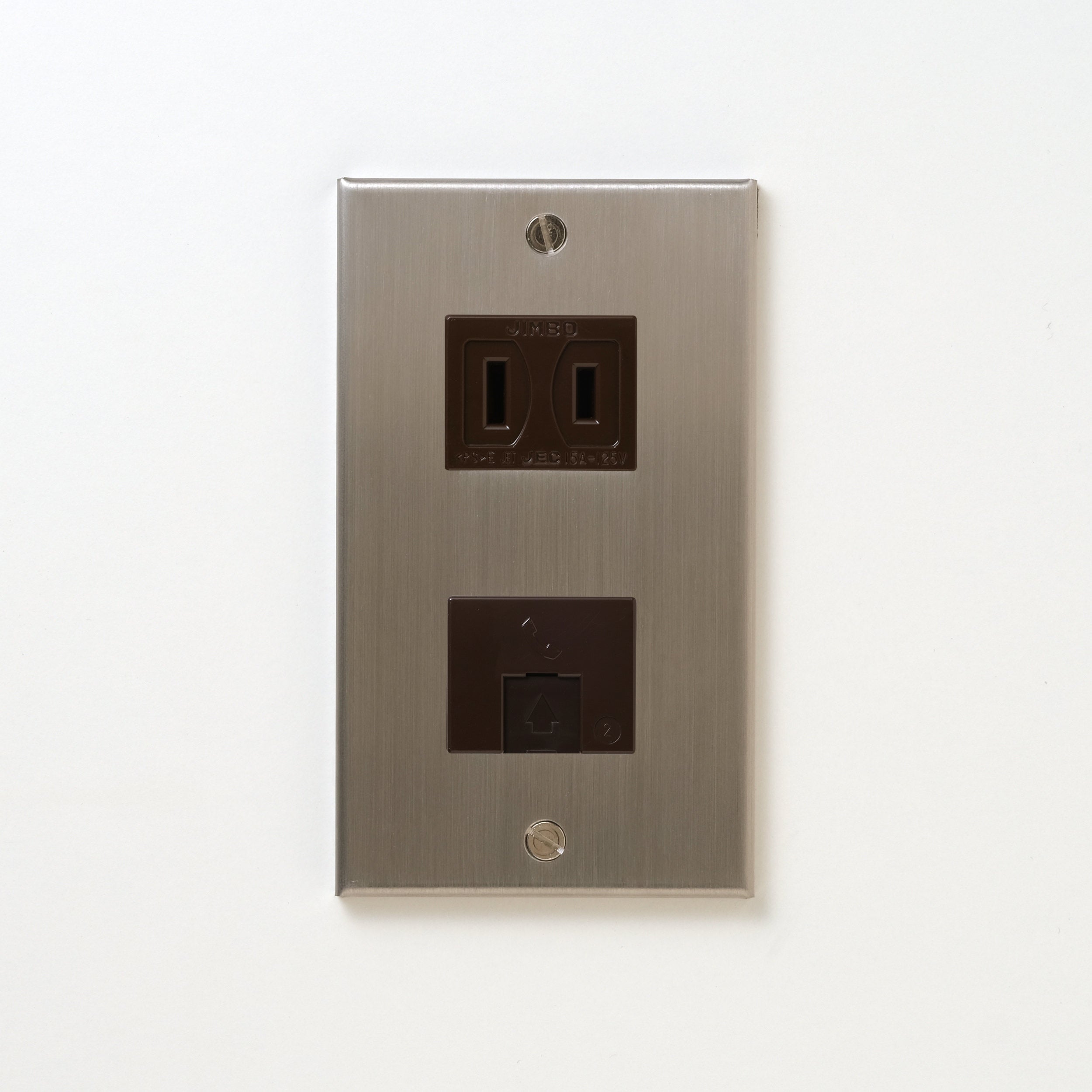 ステンレス（ヘアライン） プレート<br>+ NK 埋込モジュラジャック6極2心 チョコ <br>+ NK 埋込コンセント チョコ