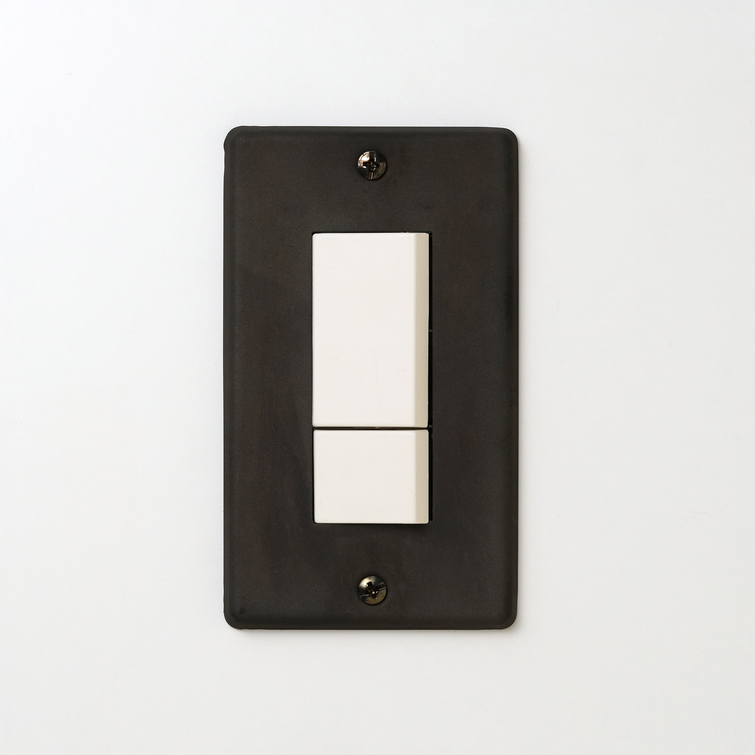 ステンレス（黒染）プレート <br>+ NK スイッチダブル ホワイト