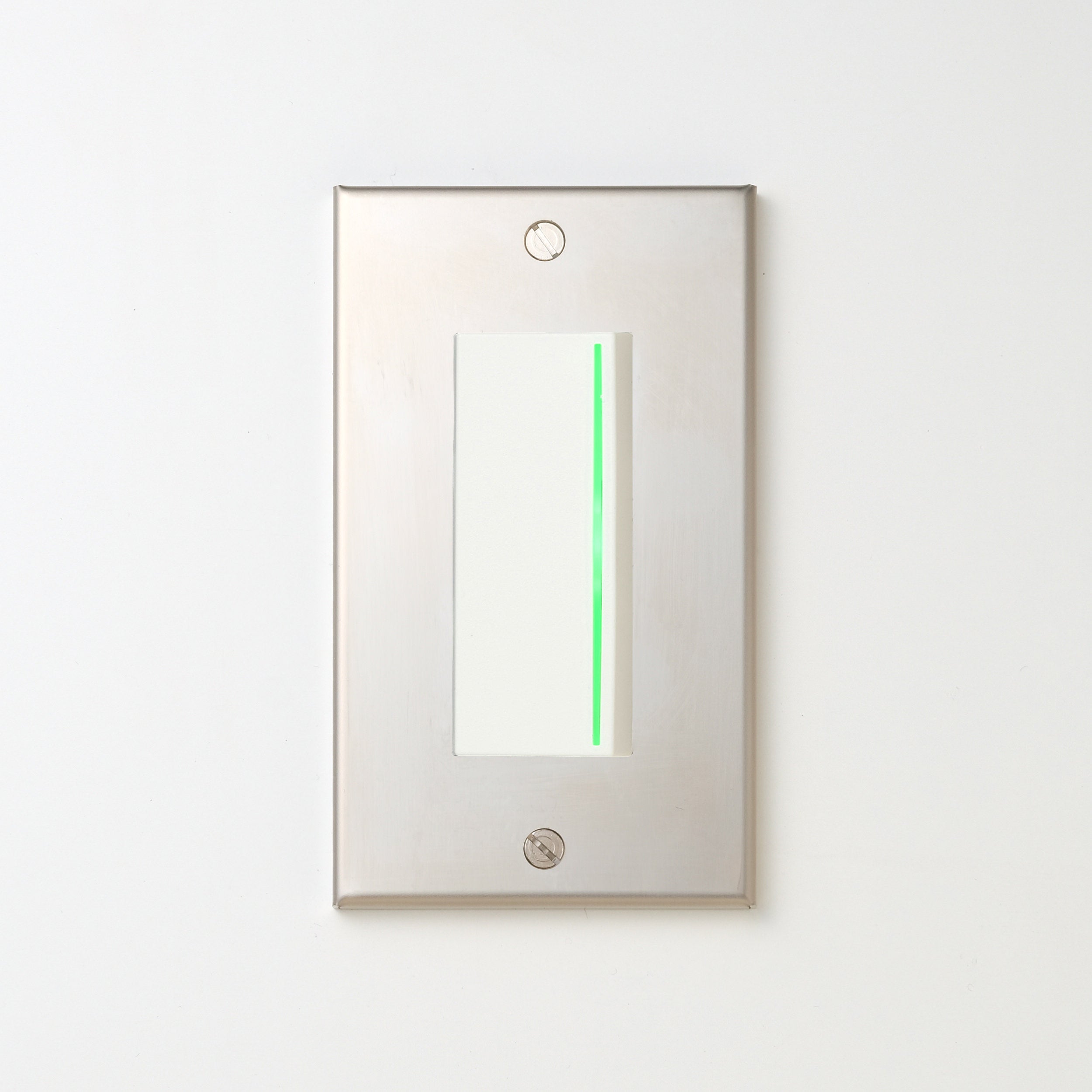 ステンレス（素地） プレート <br>+ NK 片切、3路ガイドランプ（グリーン）付スイッチシングル  ホワイト