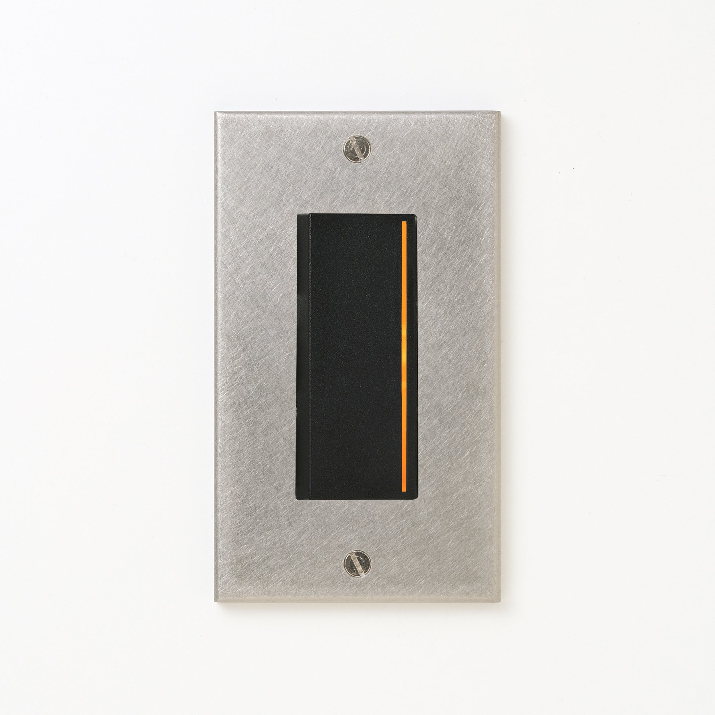 ステンレス（バイブレーション）プレート <br>+ NK 片切、3路チェックランプ（オレンジ）付スイッチシングル  ブラック