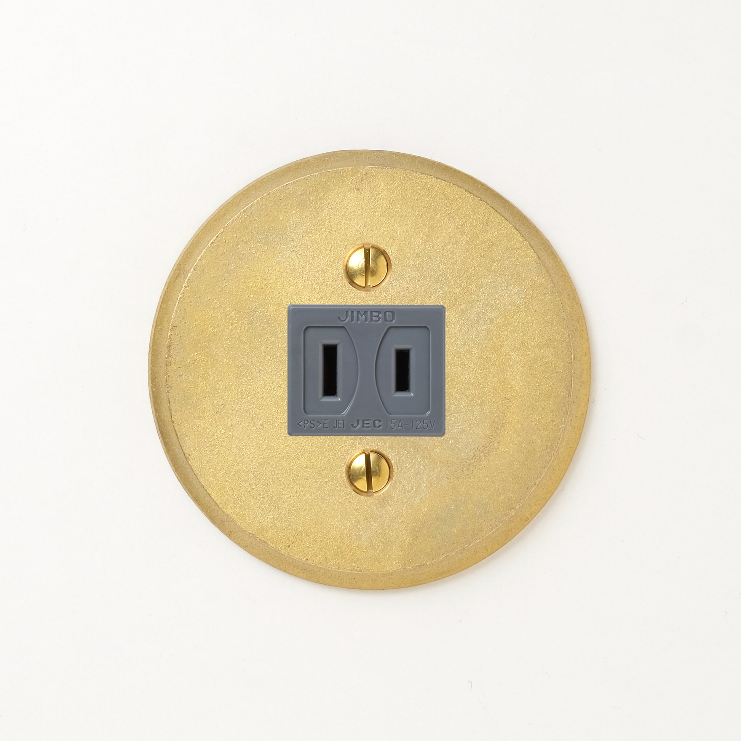 真鍮鋳造プレート（鋳肌） 半連１口用 丸 <br>+ NK 埋込コンセント グレー