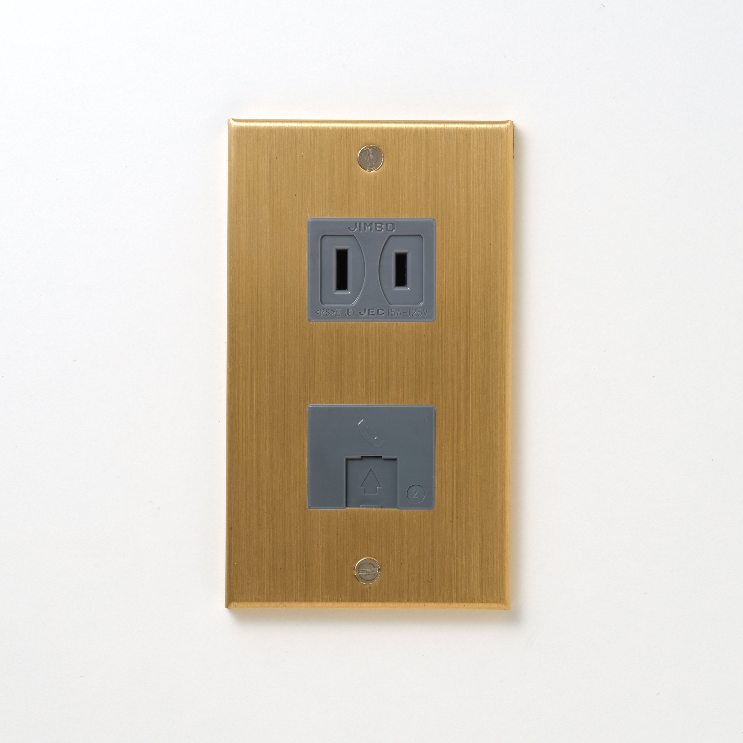 真鍮（ヘアライン） プレート<br>+ NK 埋込モジュラジャック6極2心 グレー <br>+ NK 埋込コンセント グレー