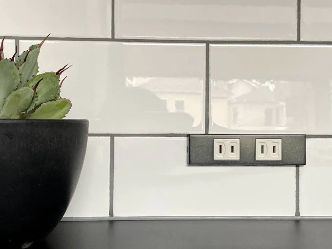 コンセンティックブラック バイブレーション 家具用プレート２口用 