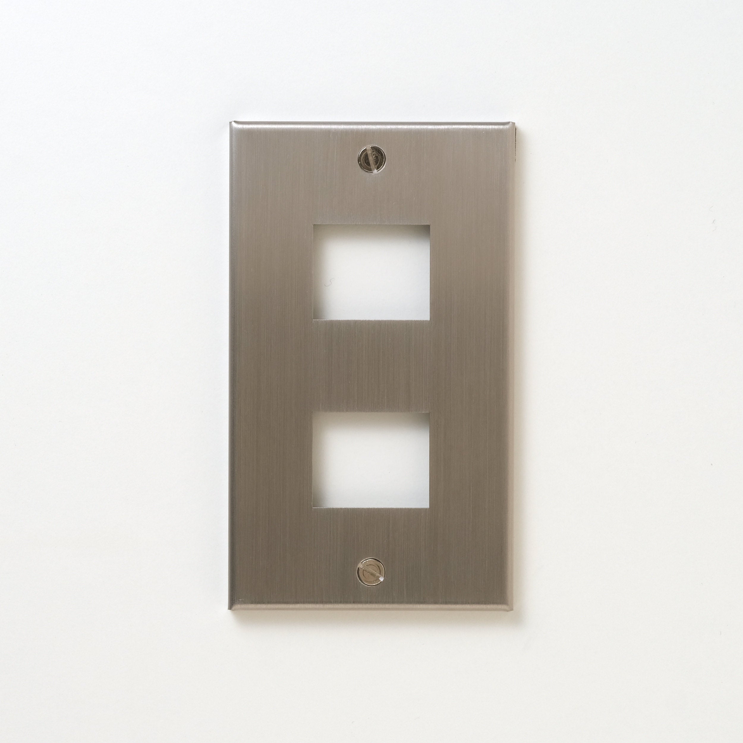 コンセンティック ステンレスヘアライン プレート１連２口用 