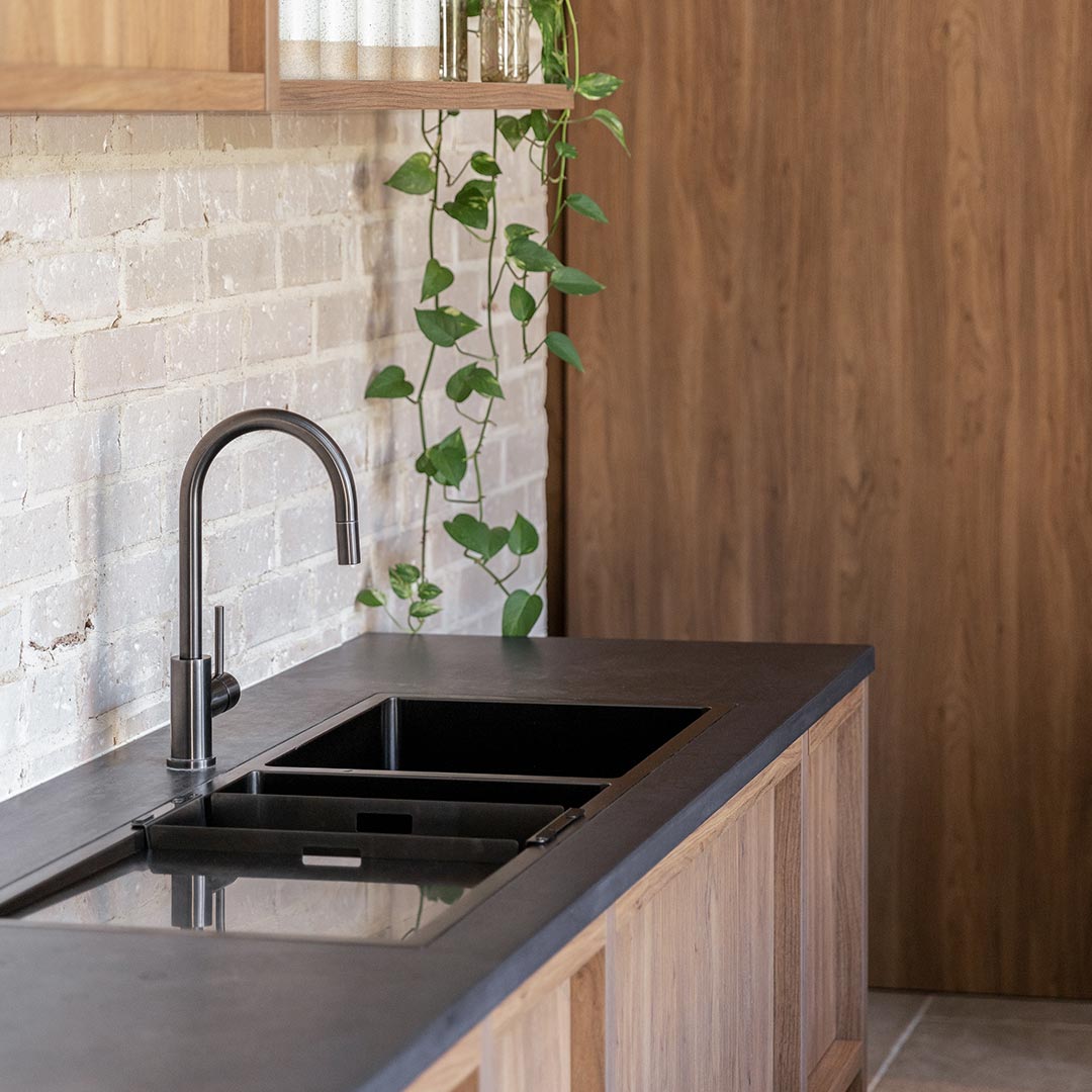 オンタリオ・２槽式キッチンシンク ガンメタル