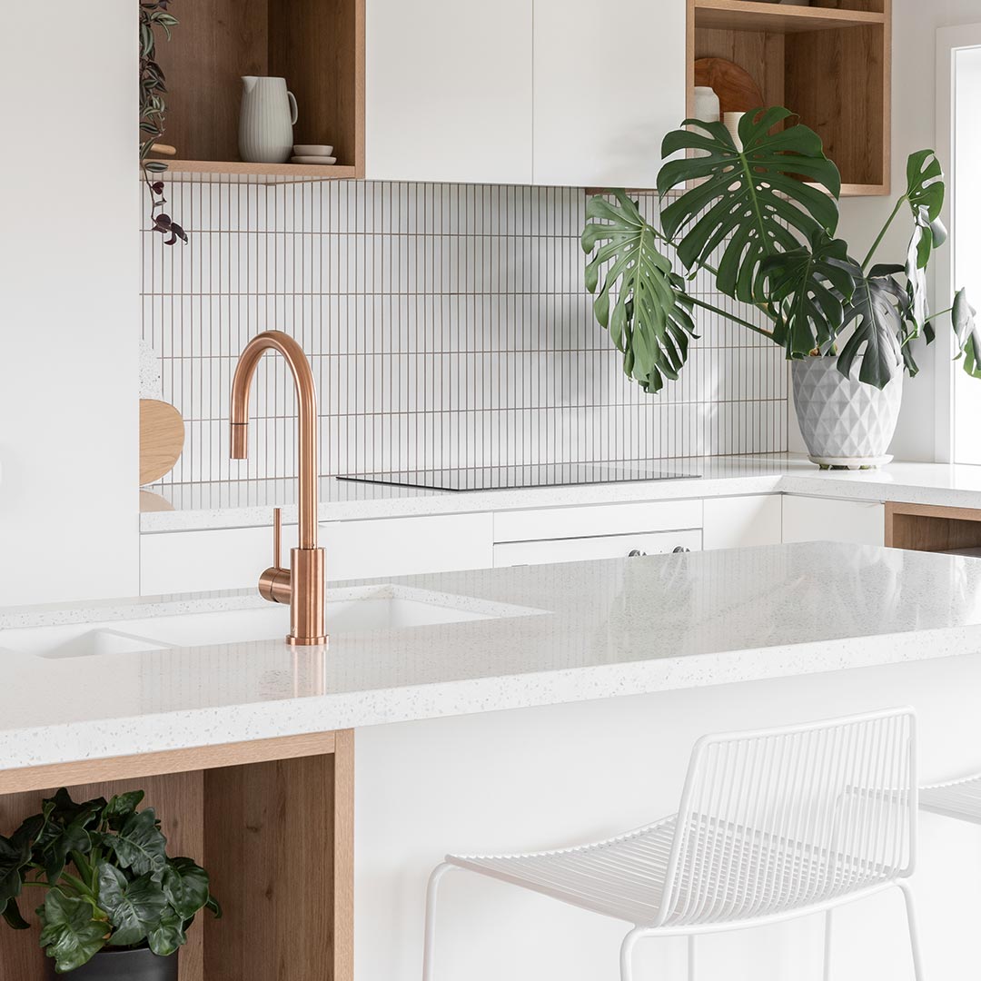 エリシアン・台付1穴 キッチン用混合水栓　ハンドシャワータイプ 銅