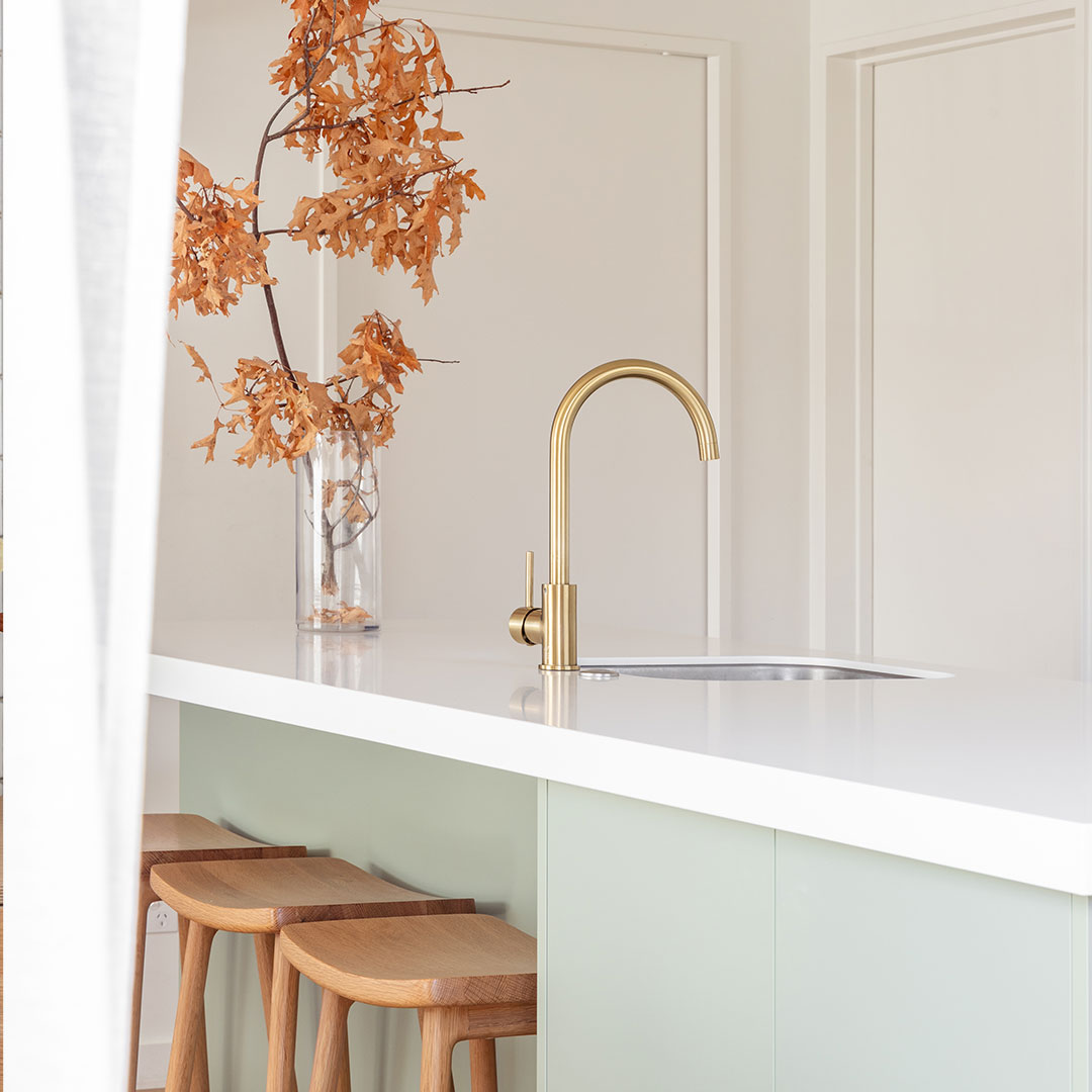 エリシアン・台付1穴 キッチン用混合水栓 真鍮