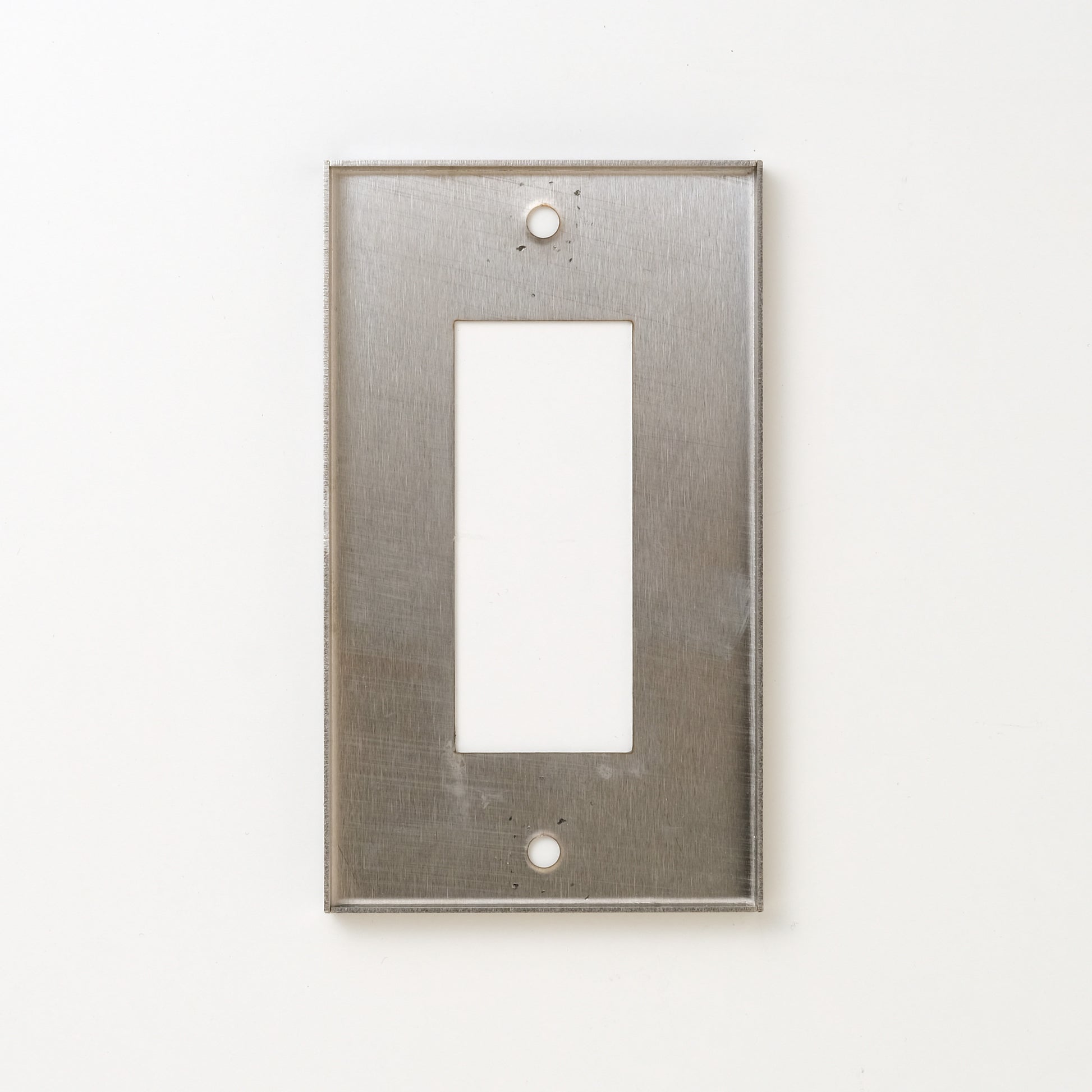 コンセンティック マットブラック プレート１連３口用 